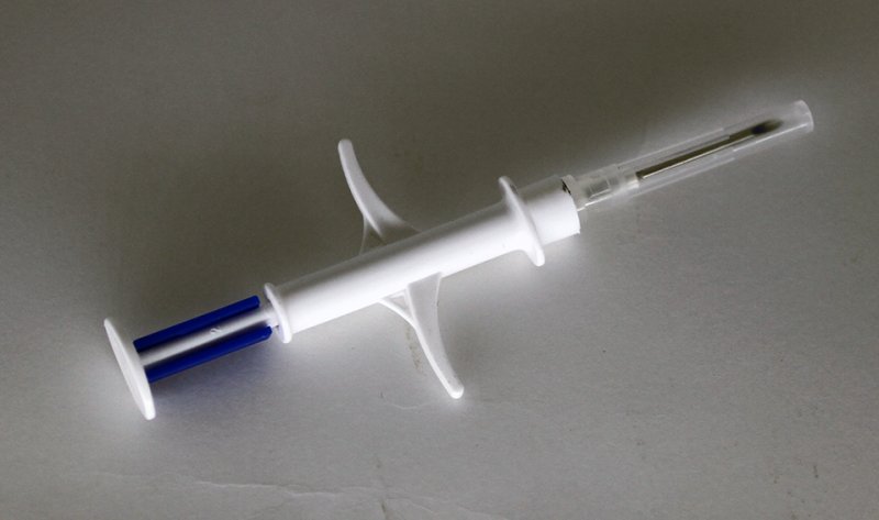 Kit com 10 Microchip Animal em formato de cápsula de vidro com aplicador 1,25 x 7 mm