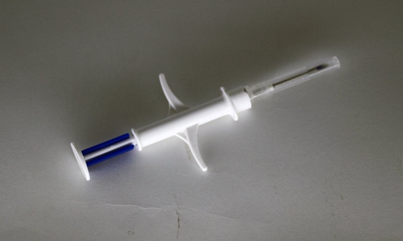 Kit com 50 Microchip Animal em formato de cápsula de vidro com aplicador 2,12 x 12 mm - OFERTA LIMITADA